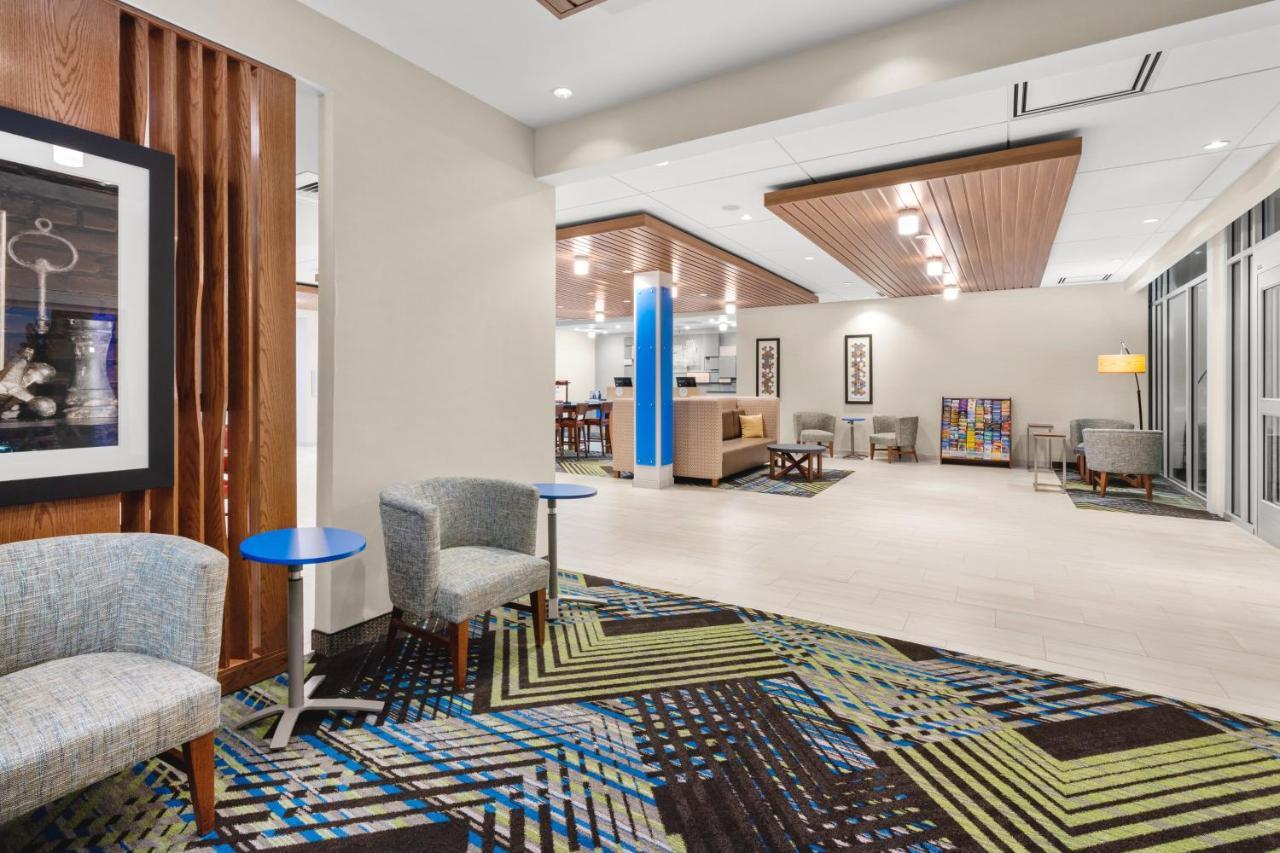 Holiday Inn Express & Suites - Suisun City By Ihg Exterior foto