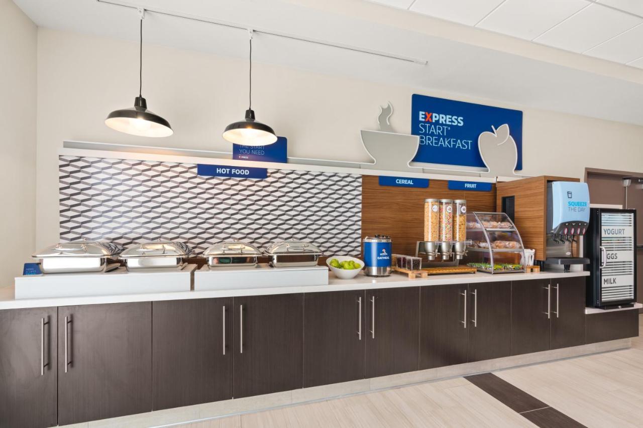 Holiday Inn Express & Suites - Suisun City By Ihg Exterior foto